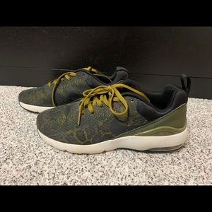 Nike Air Max Women’s size 7.5